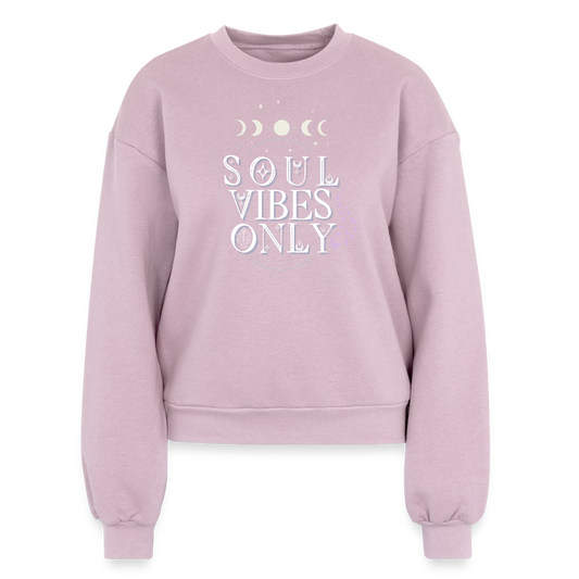 A Women's Fleece Crewneck Sweatshirt - blush pink 